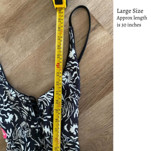 NWT Maaji Lace-Up REVERSIBLE One Piece - Picture 10 of 12